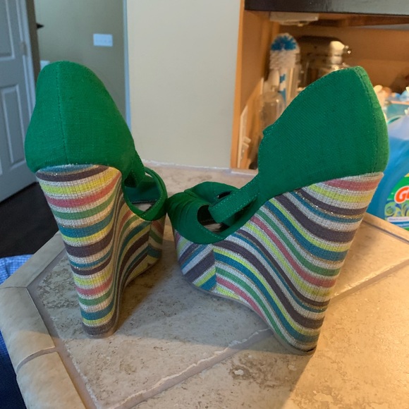 QuipId Green Wedge with multicolored bottom - Picture 4 of 4